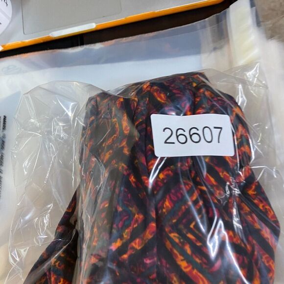 5/$45 LulaRoe T-Shirt Women S Small Orange Geometric Short Sleeve Round Neck - Picture 9 of 9